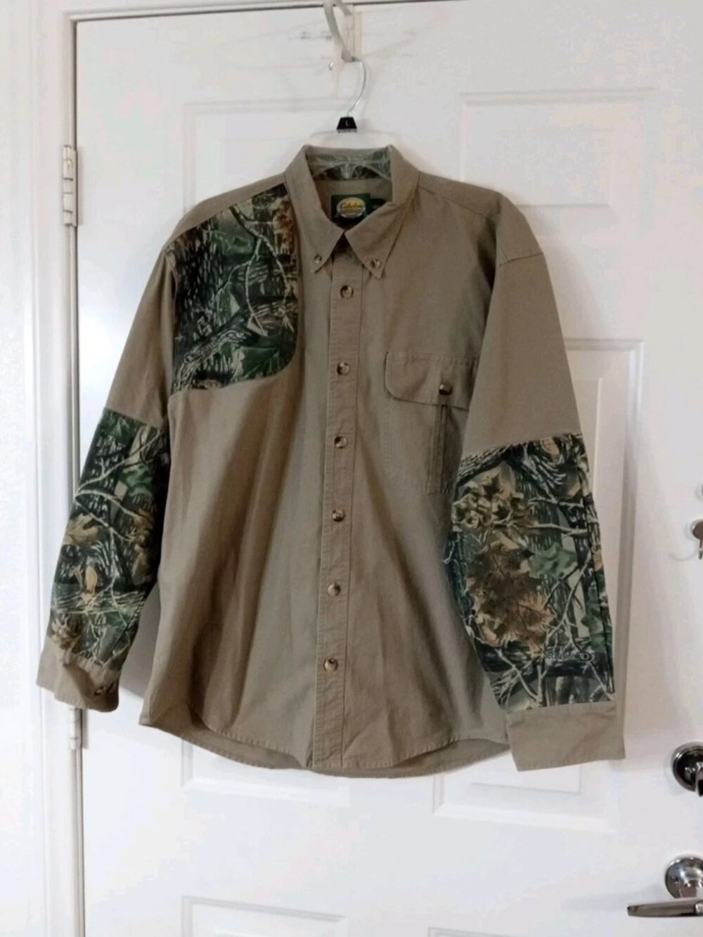 Cabelas Shooting Shirt Men's Large Khaki Hunting Camo Recoil Shoulder Pad